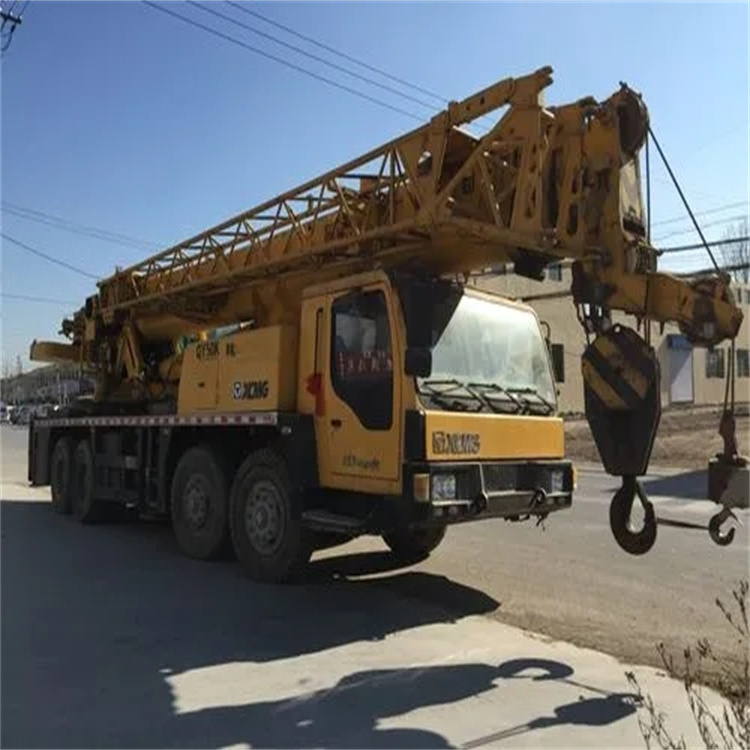 莘县吊车吊挖机吊哪里比较安全